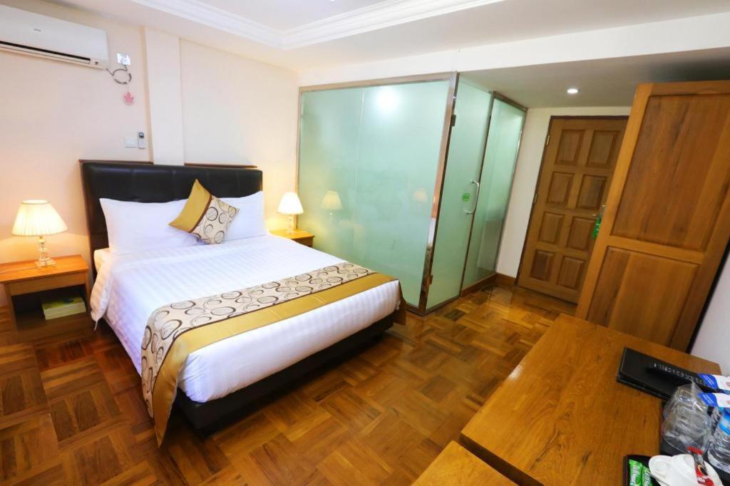Hotel Bahosi Rangun Zewnętrze zdjęcie